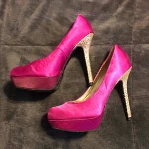 Candies platform stiletto. Size 8 fuchsia with rhinestone heel